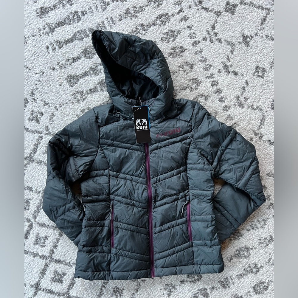 BNWT Women’s KUIU Ultralight Down Hooded Jacket size small
